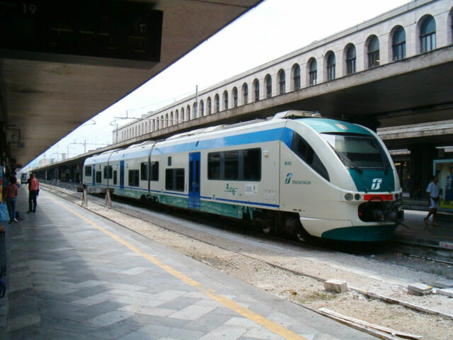 treno-stazione-roma-termini